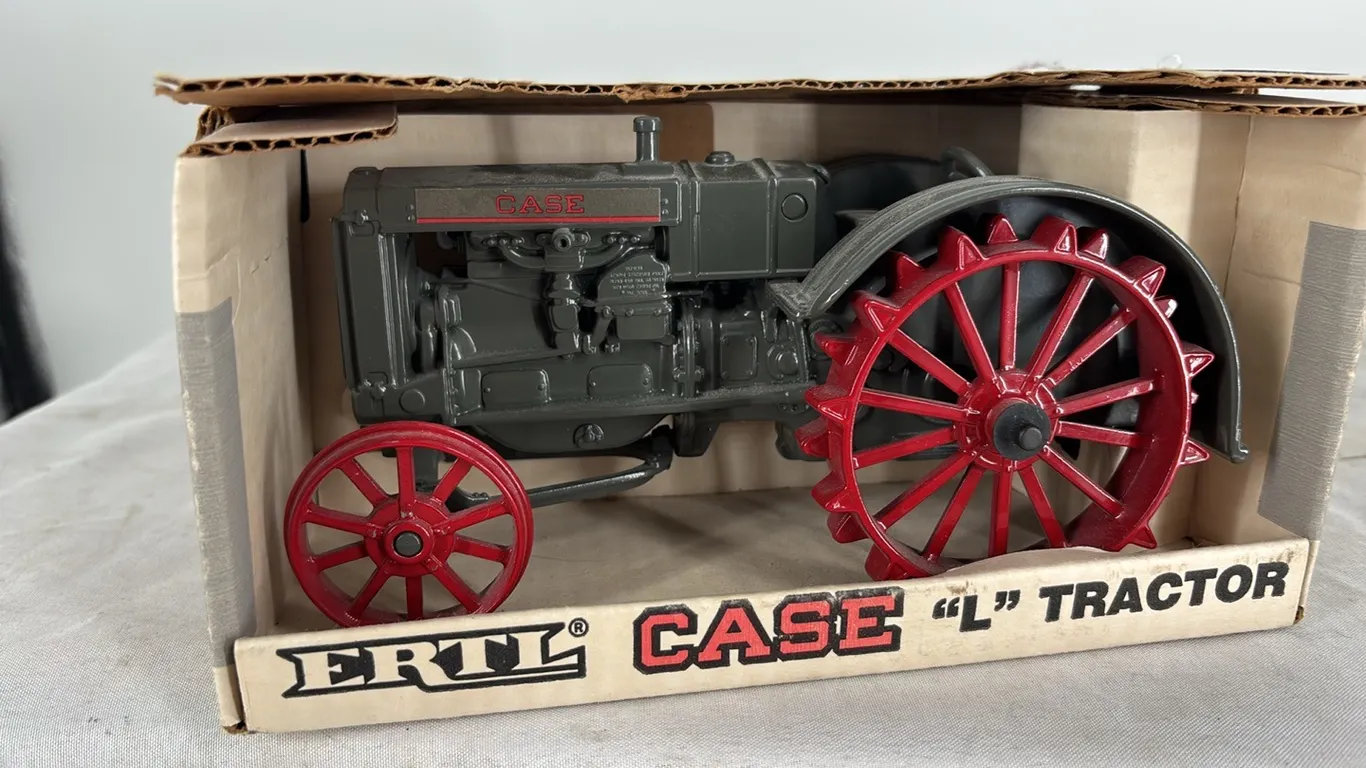 CASE L TRACTOR DIECAST METAL 1/16
