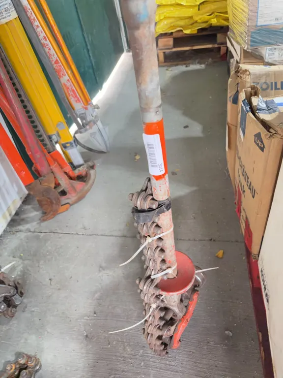 RIDGID Heavy-Duty Chain Pipe Wrench 32"
