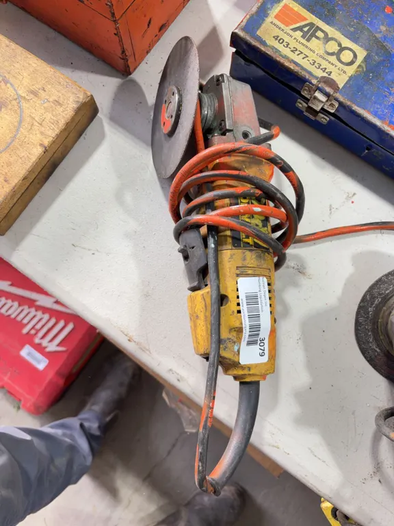 DeWalt 115mm 4 1/2" Angle Grinder