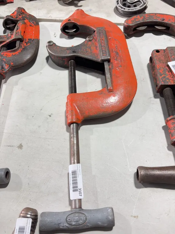 RIDGID No. 6 Heavy Duty Pipe Cutter