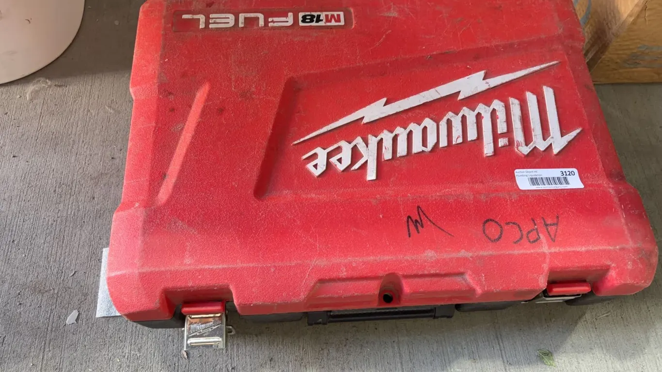 Milwaukee M18 FUEL Drill, Charger and Case !NO BATTERY!