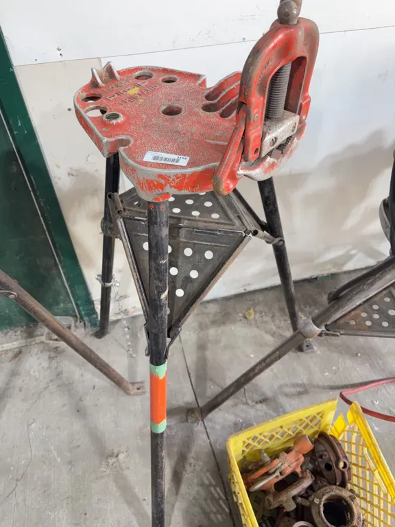 RIDGID No. 40A Tri-Stand with Pipe Vise
