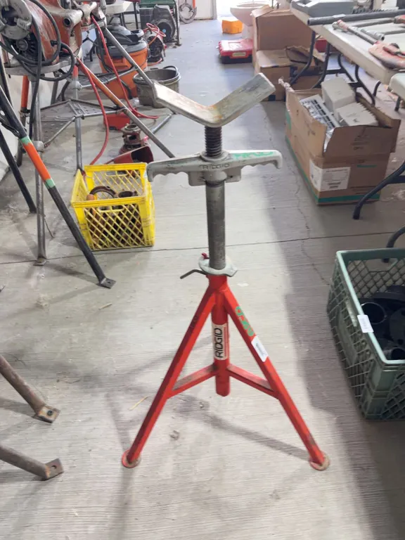 Ridgid Pipe Stand Adjustable V-Head Tripod