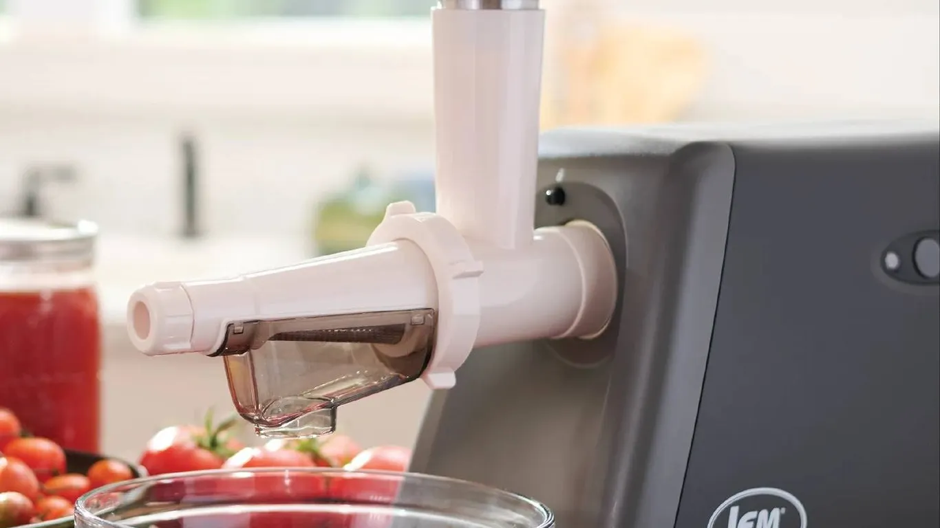 LEM Juicer Attachment For #8 Grinder