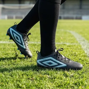Umbro Aurora II Soccer Shoes Size 3 Black Blue