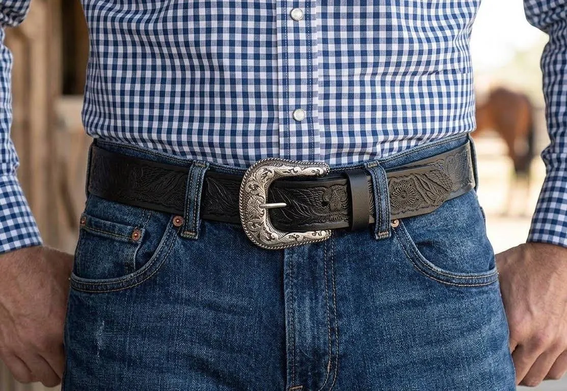 Silver Jeans Co. Black Belt 32-34 Tooled Buckle