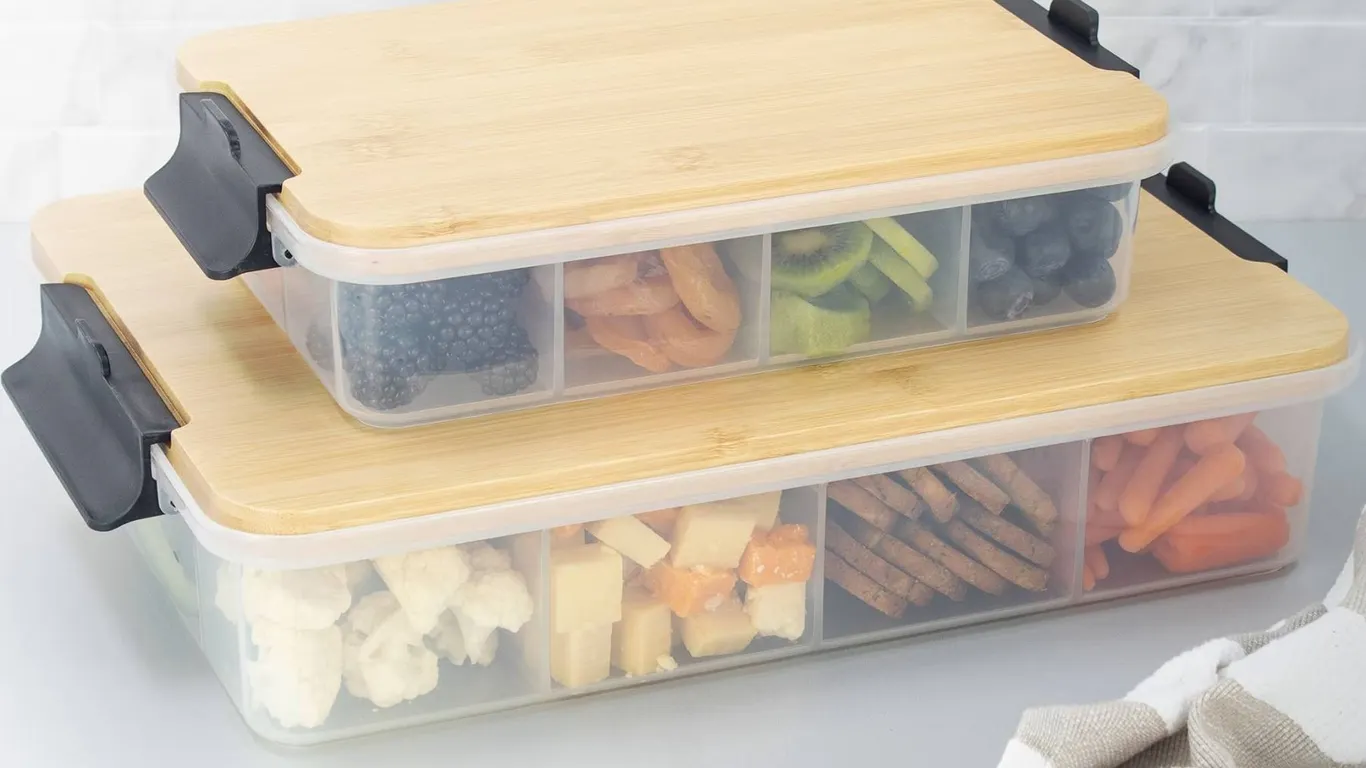 2 Plastic Food Containers, Bamboo Lids