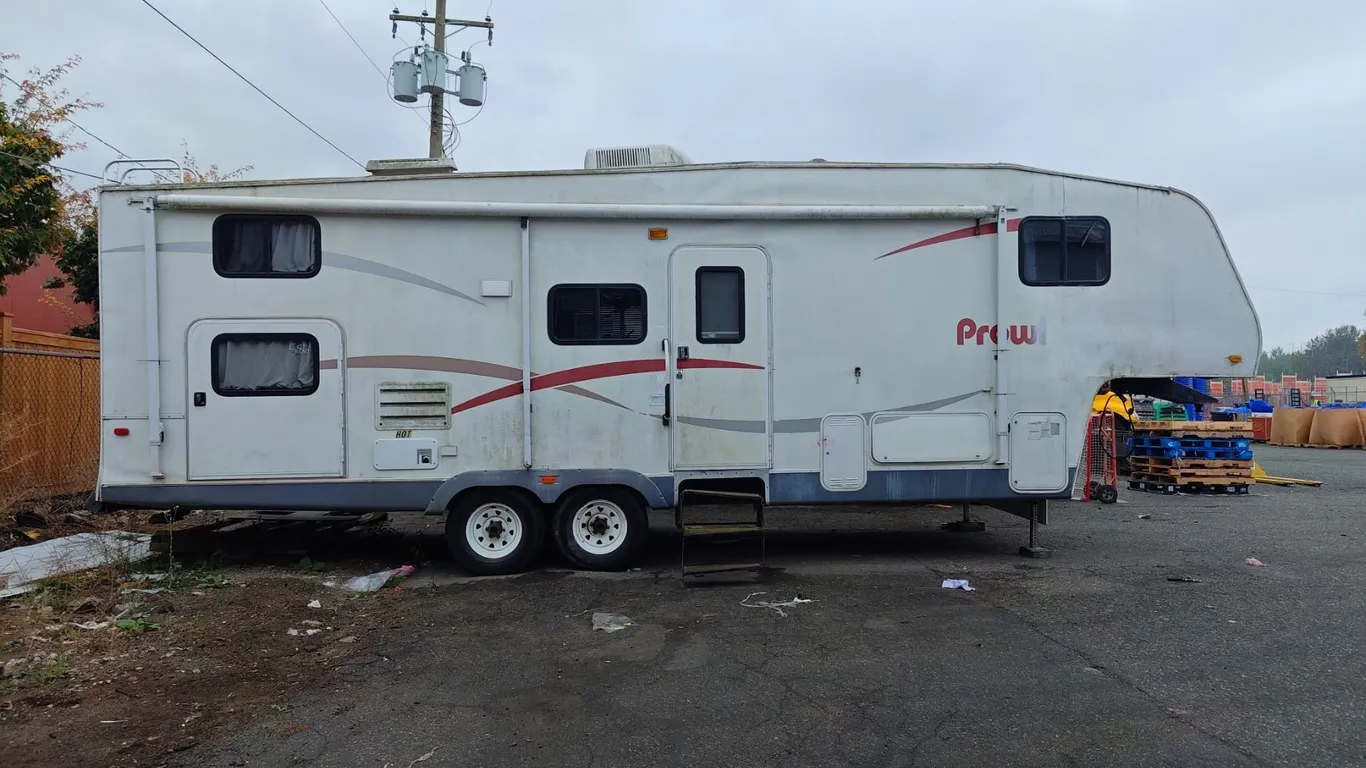 2006 FLEETWOOD PROWLER, TRAVEL TRAILER, WHITE, VIN 1EC52292662313321
