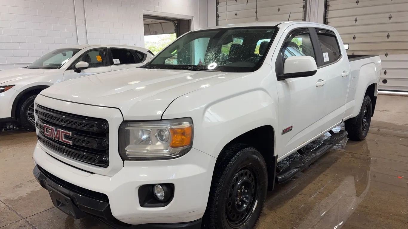 2018 GMC Canyon 4x4 All Terrain 4dr Crew Cab 6 ft. LB (Leather-Trimmed)
