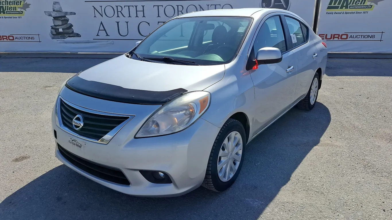 2012 Nissan Versa 1.6 SV 4dr Sedan