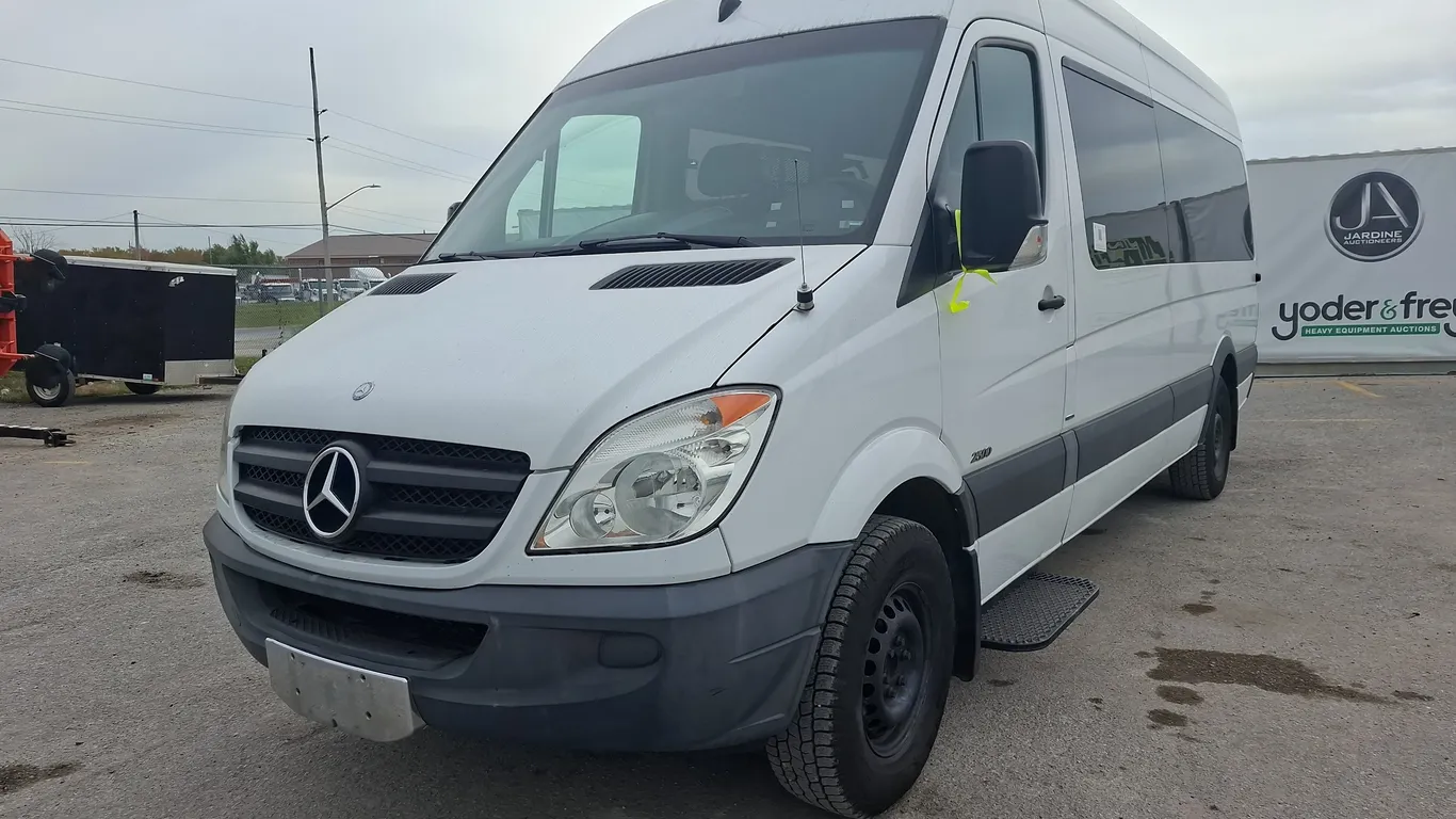 2012 Mercedes-Benz Sprinter 2500 170 WB 3dr Extended Cargo Van Cargo Van