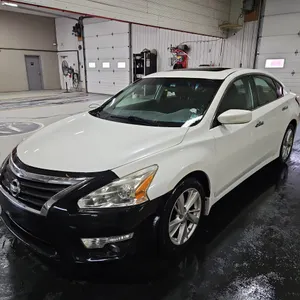 2013  Nissan  Altima  2.5 SV 4dr Sedan