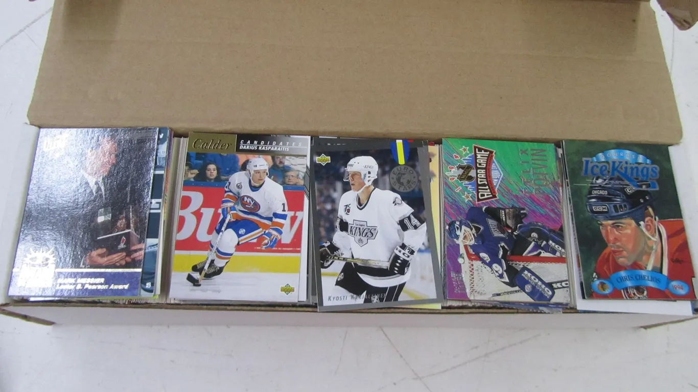 800-Count Box Full Of Assorted Hockey Cards