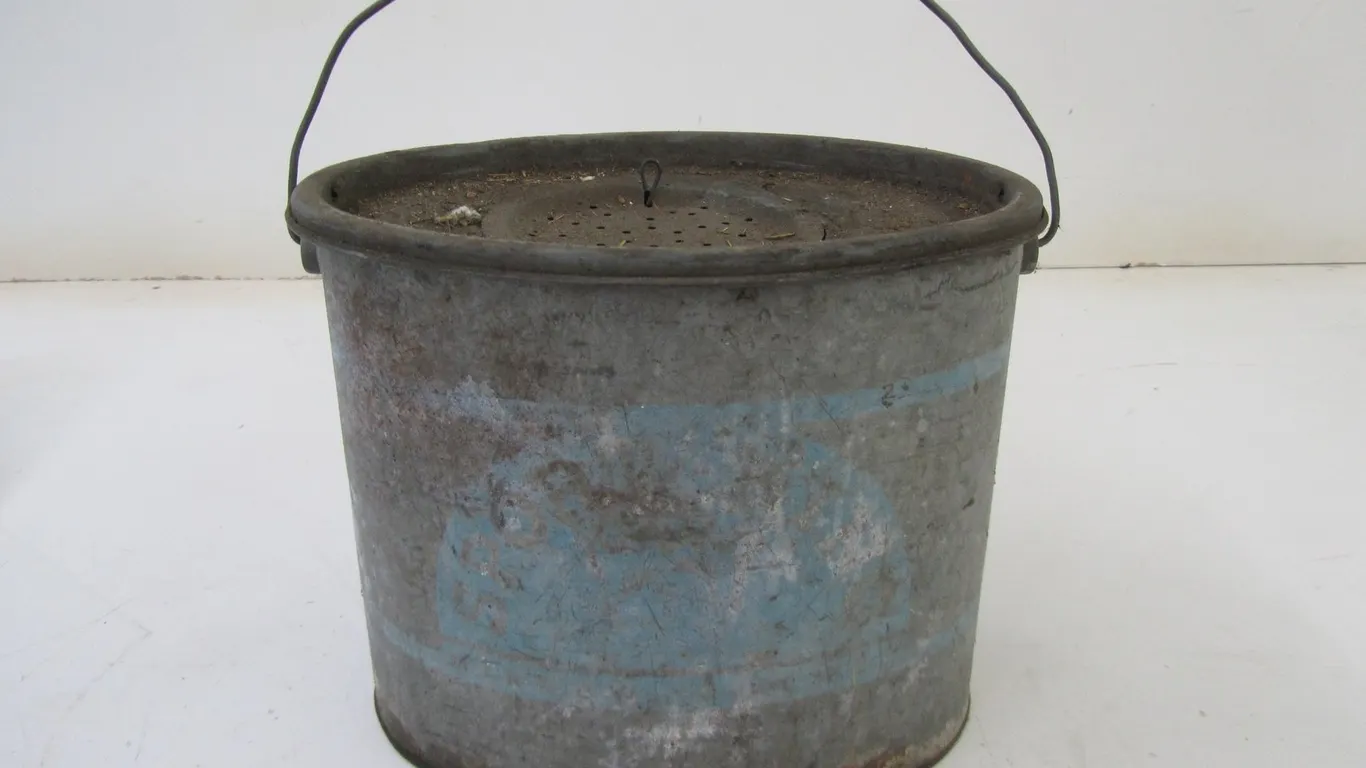 Vintage Sport King Bait Bucket