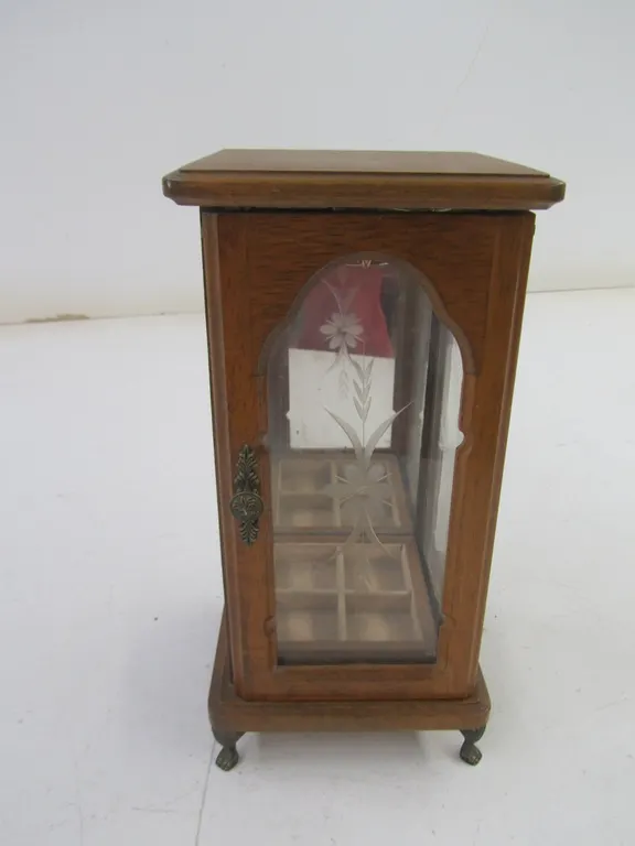 Vintage Necklace Hanging Case