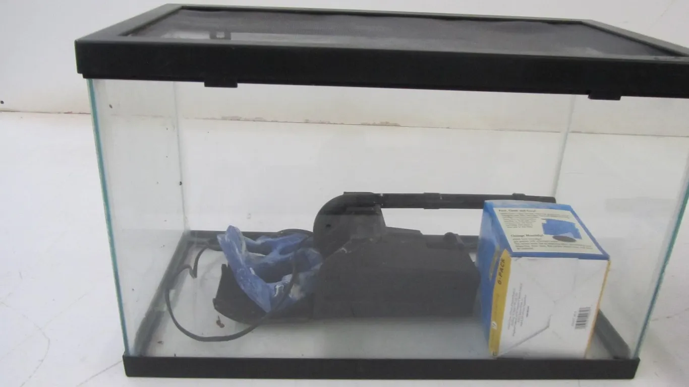 Acrylic Aquarium w/Pump And Filters