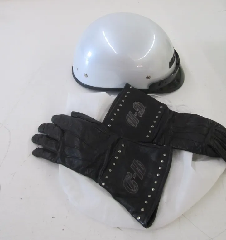 Vega Motorcycle Helmet w/Cover And Riding Gloves