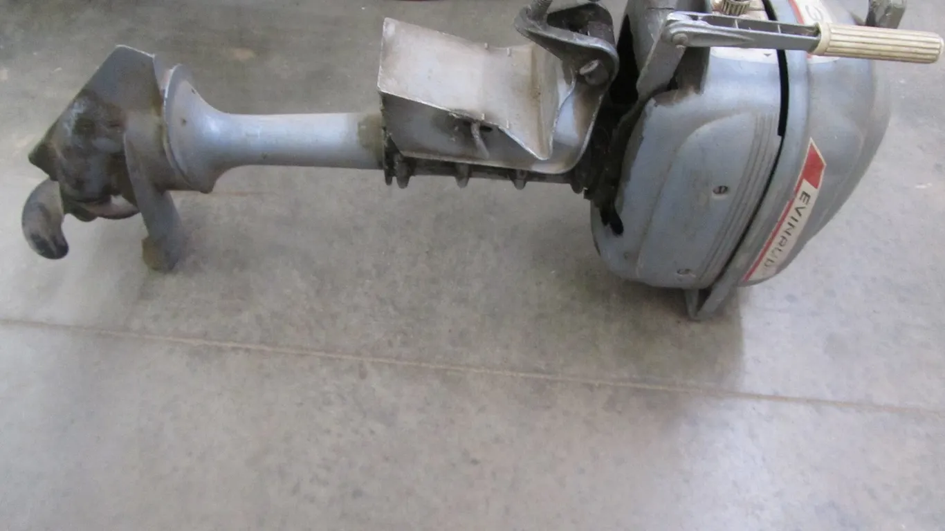 Evinrude 3 HP Outboard Motor