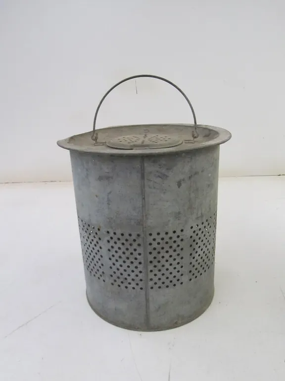 Vintage 5 Gallon Bait Bucket