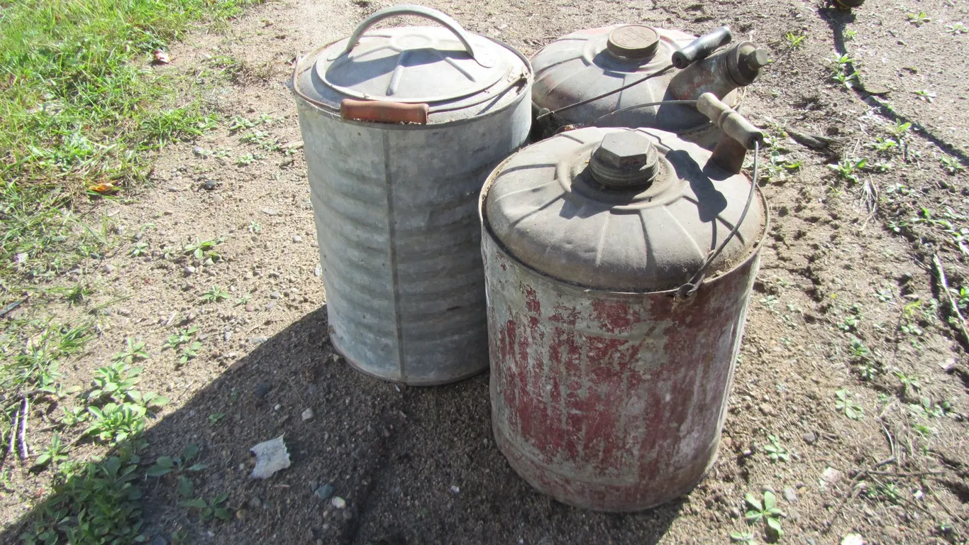 Vintage Igloo 3 Gallon Water Cooler