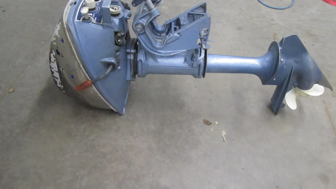 Evinrude 4 HP Outboard Motor
