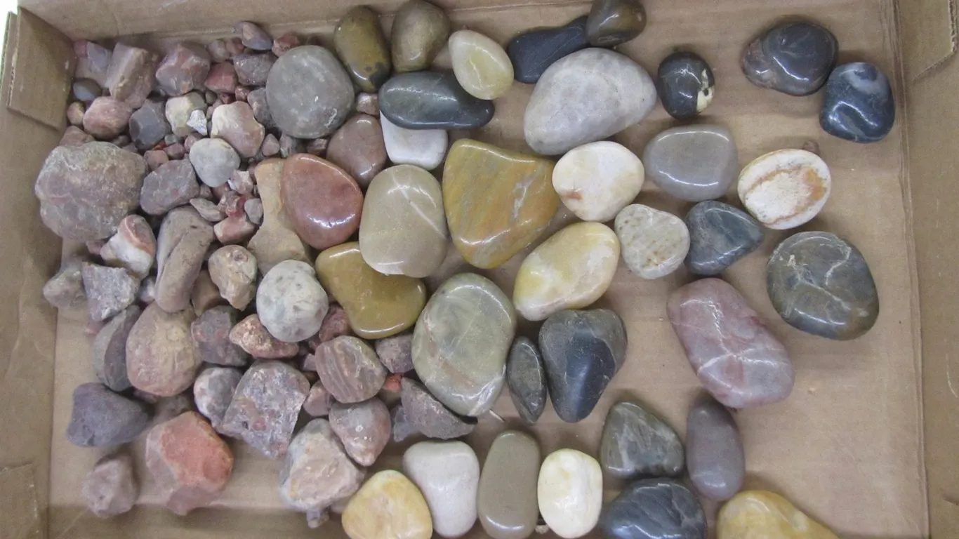 Flat Of Assorted Agates And Polished Rocks