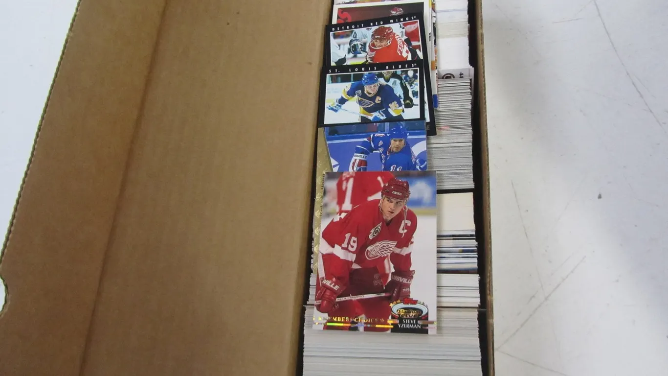 Lot Of Assorted Hockey Cards