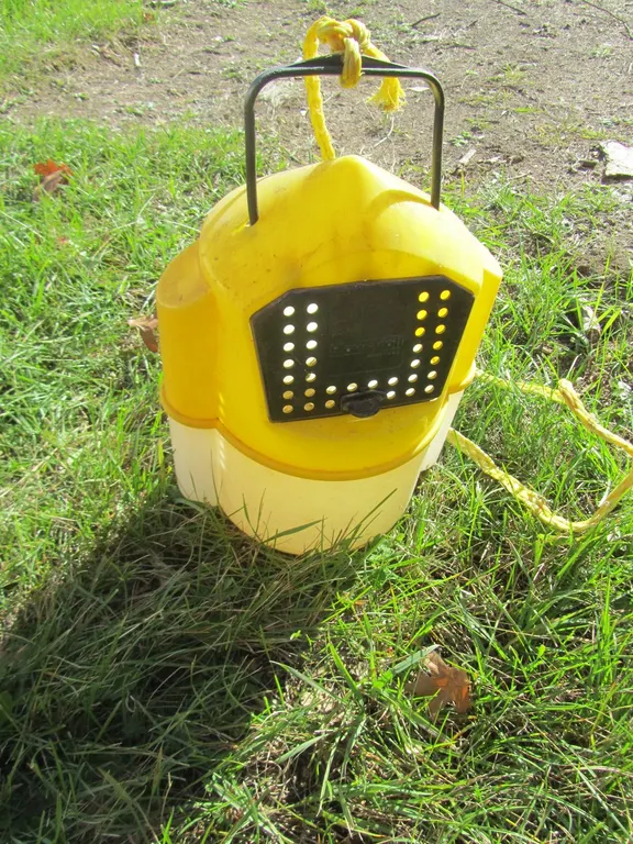 Frabill Flow-Troll Bait Bucket