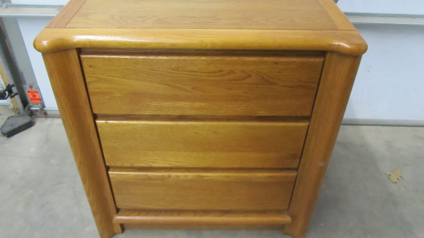 3-Drawer Night Stand