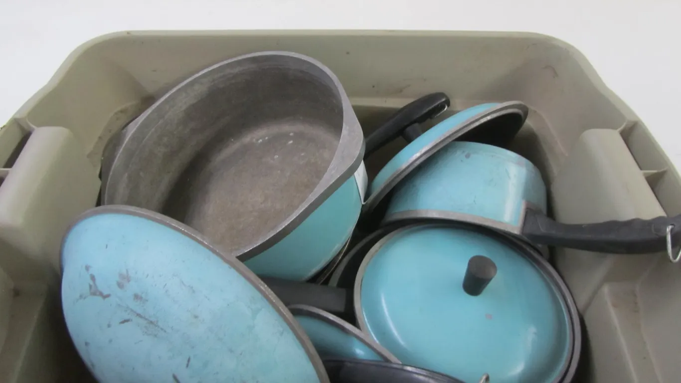 Vintage Club Cast Aluminum Cookware Set