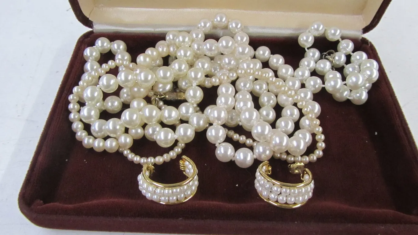 (3) Necklaces, Bracelet, And Set Of Earrings