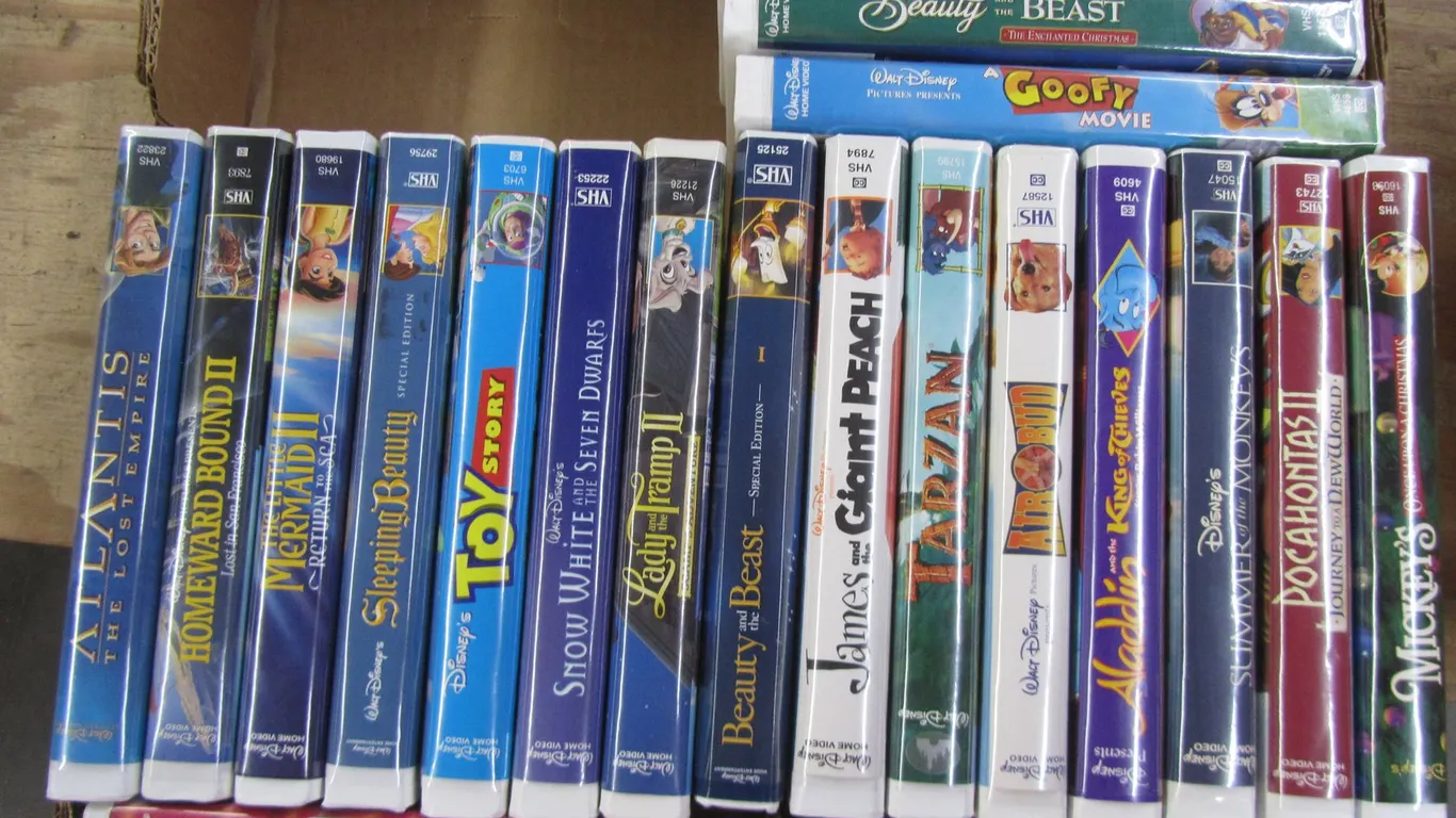 (21) Walt Disney VHS Movies
