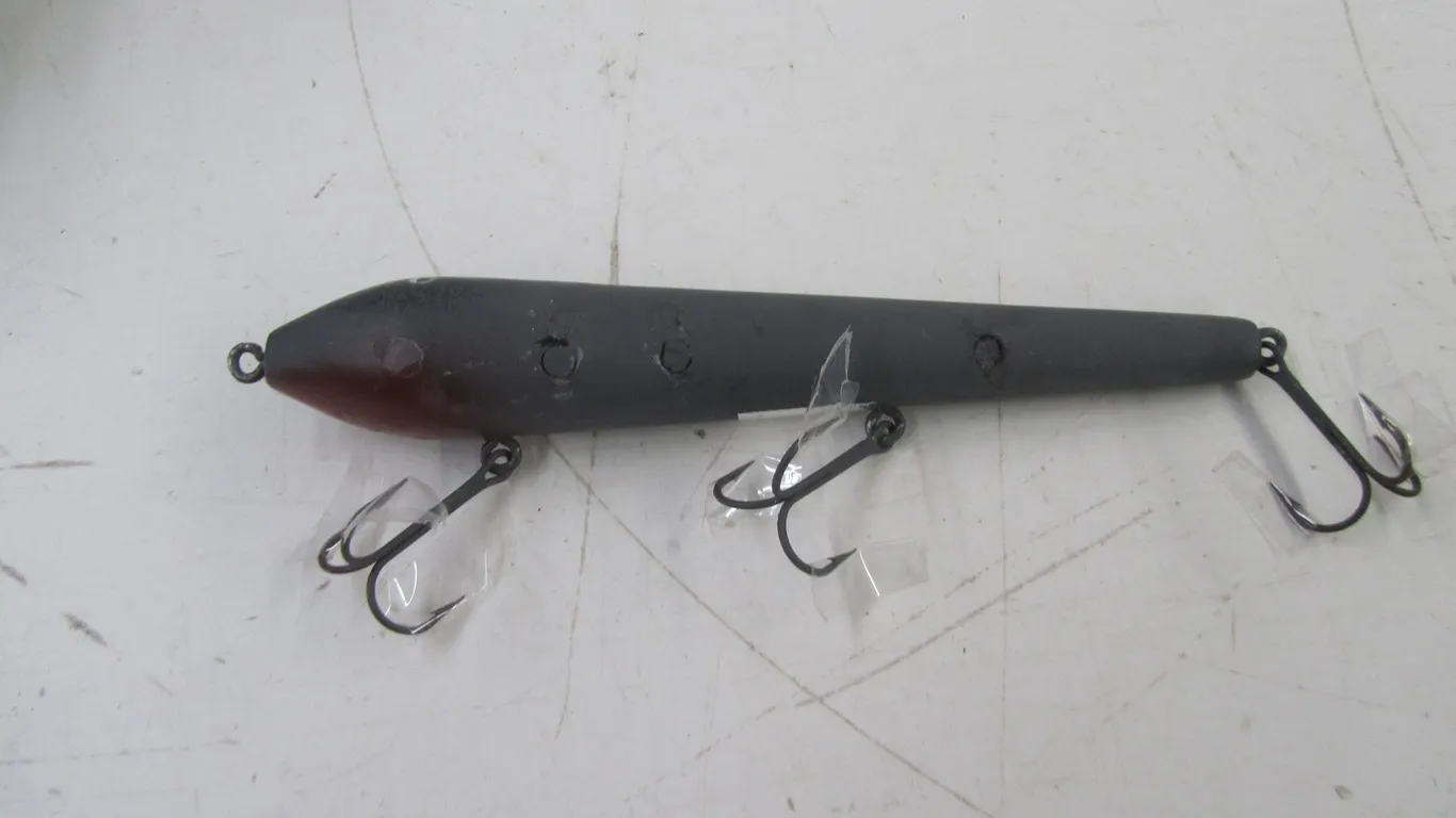Hand Painted Wood Muskie Lure