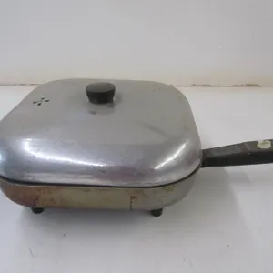Sunbeam Controlled Heat Automatic Electric Fry Pan