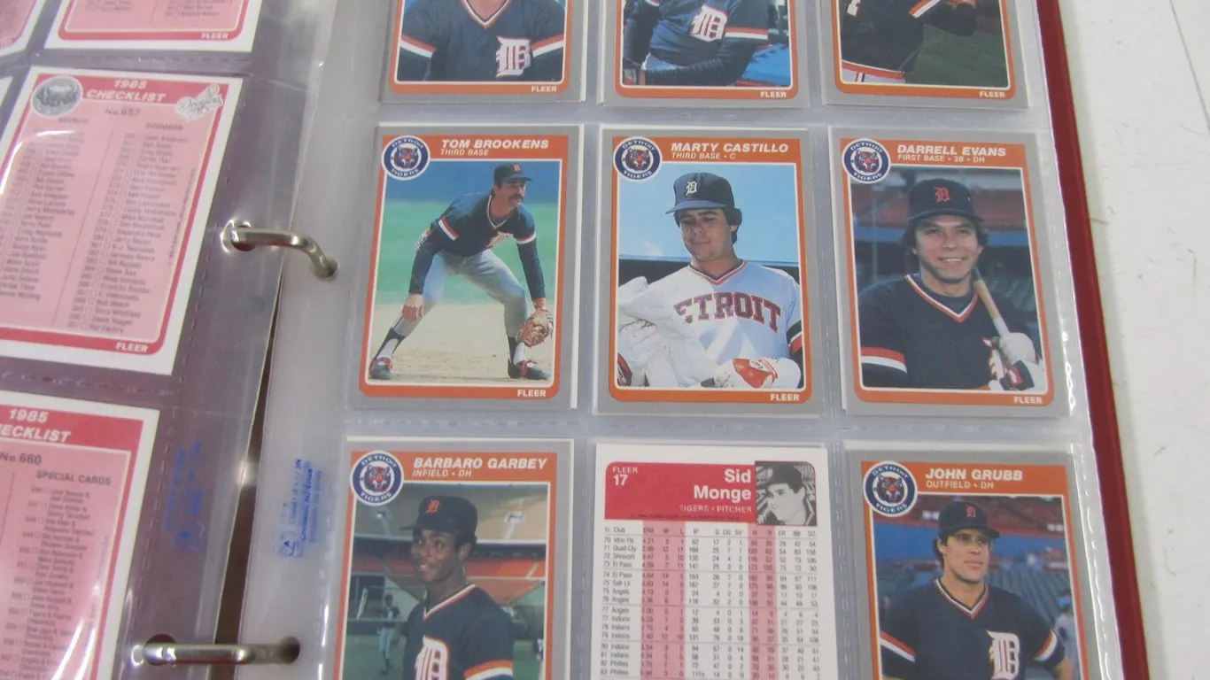 Baseball Card Collector's Album Full Of Assorted Baseball Cards