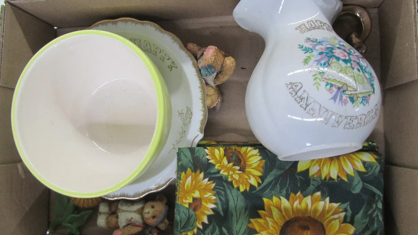 Flat Of Assorted Home Furnishings