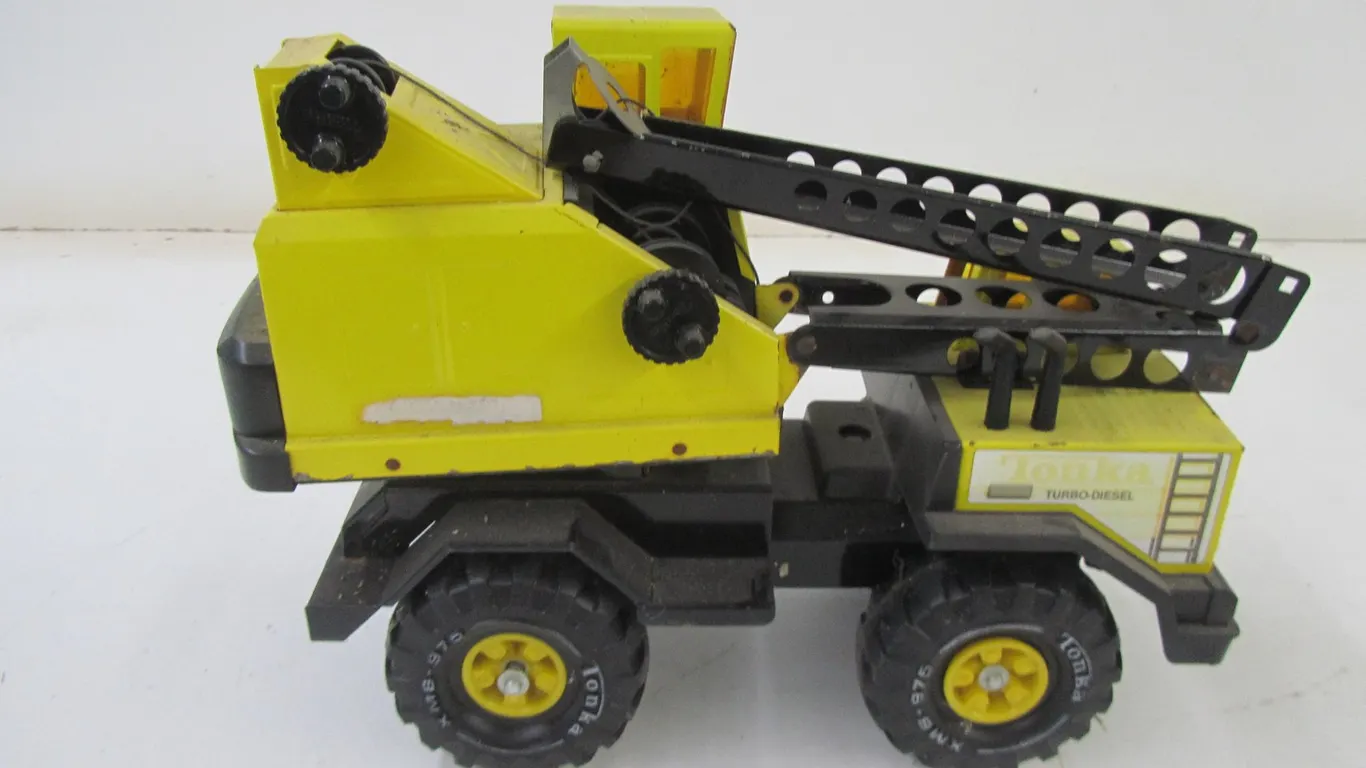 Tonka Turbo-Diesel Crane Truck Toy