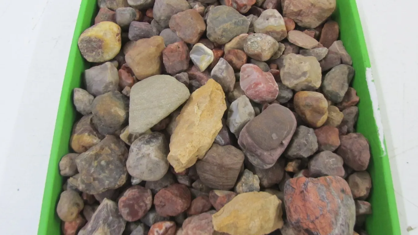 Flat Of Assorted Agates