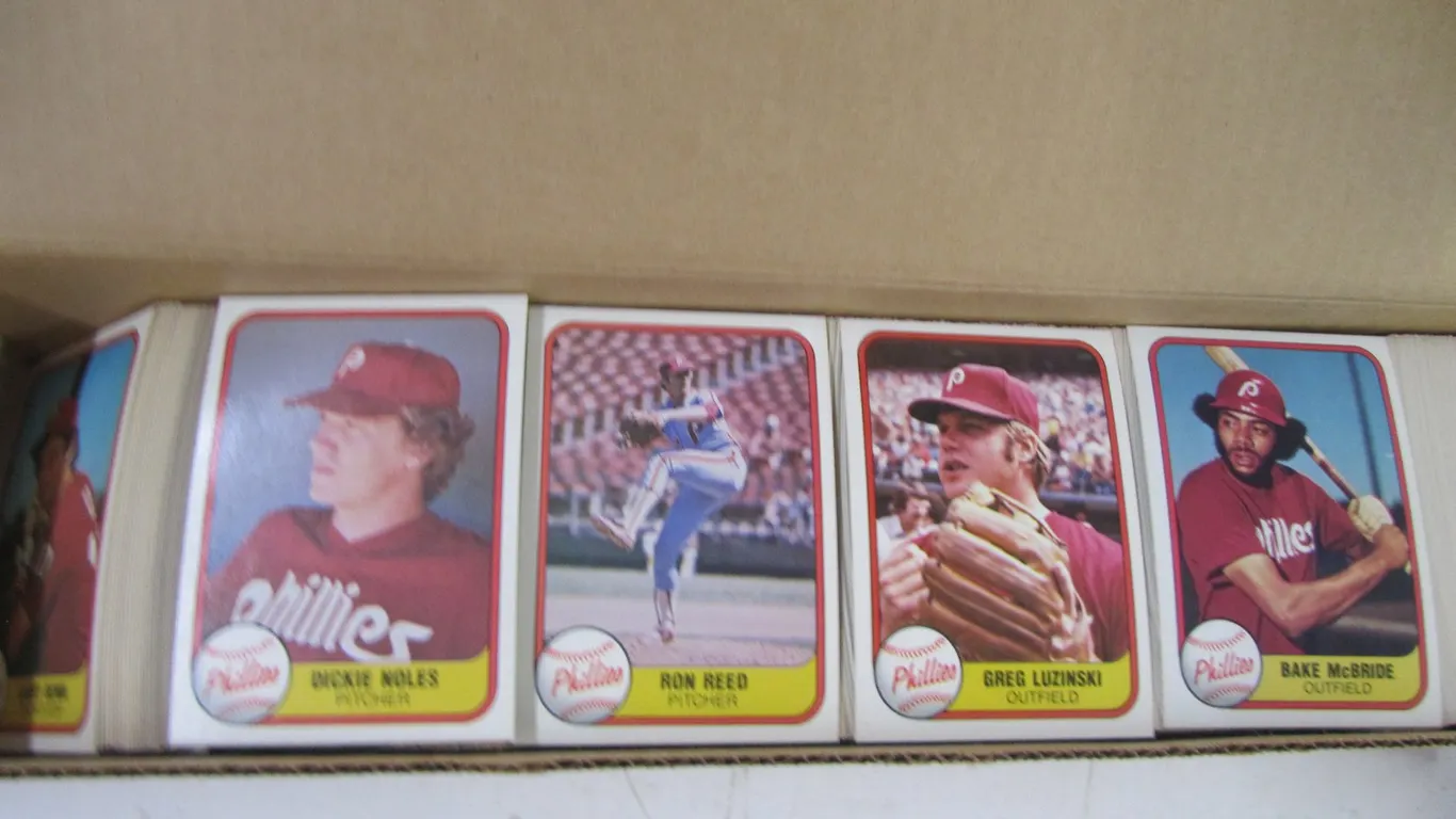 Lot Of 1981 Fleer Baseball Cards