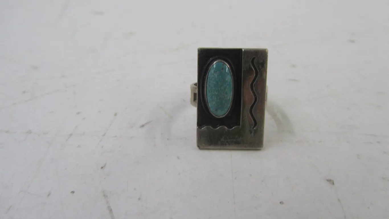 Sterling Silver Ring w/Turquoise