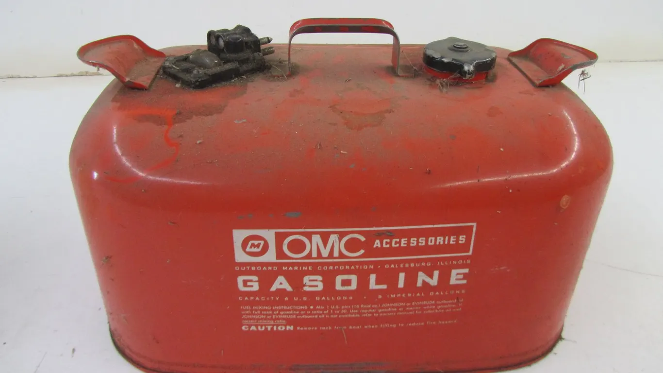 OMC 6 Gallon Marine Gas Tank