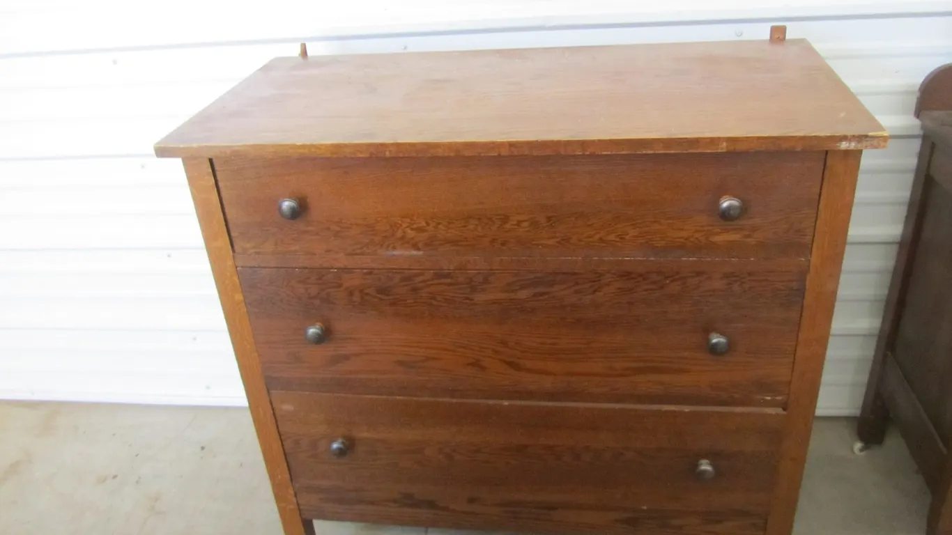 Wood 3-Drawer Dresser