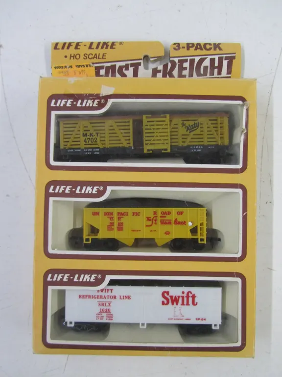 Life-Like HO Scale Fast Freight Set