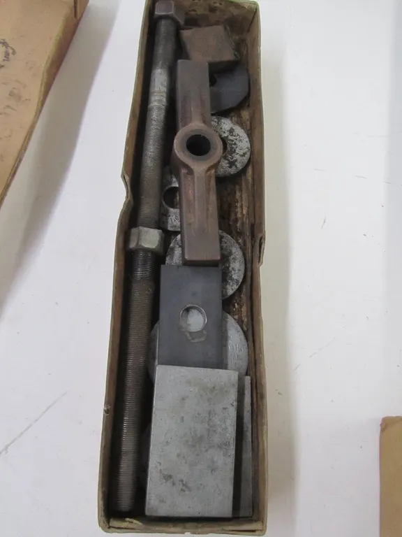 Genuine Parts Co. Disc Type Sleeve Puller And Inserter