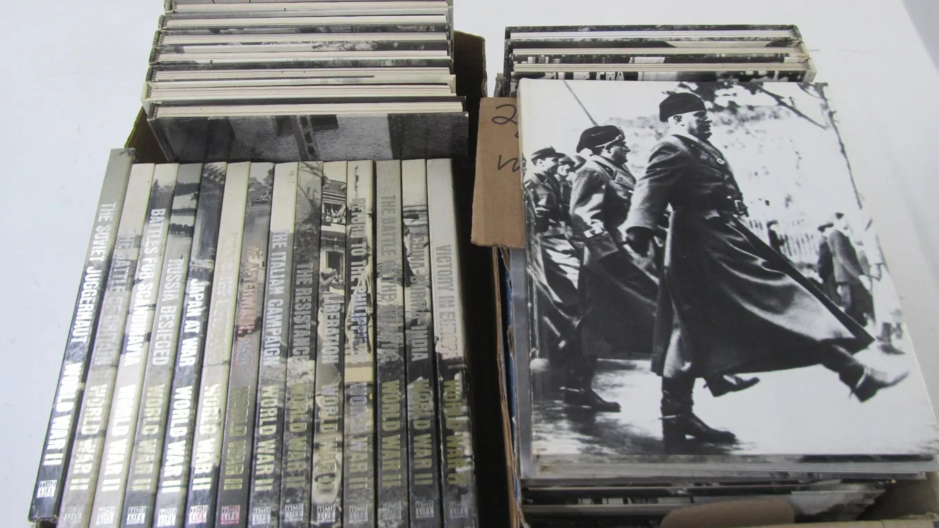 (40) World War II Books