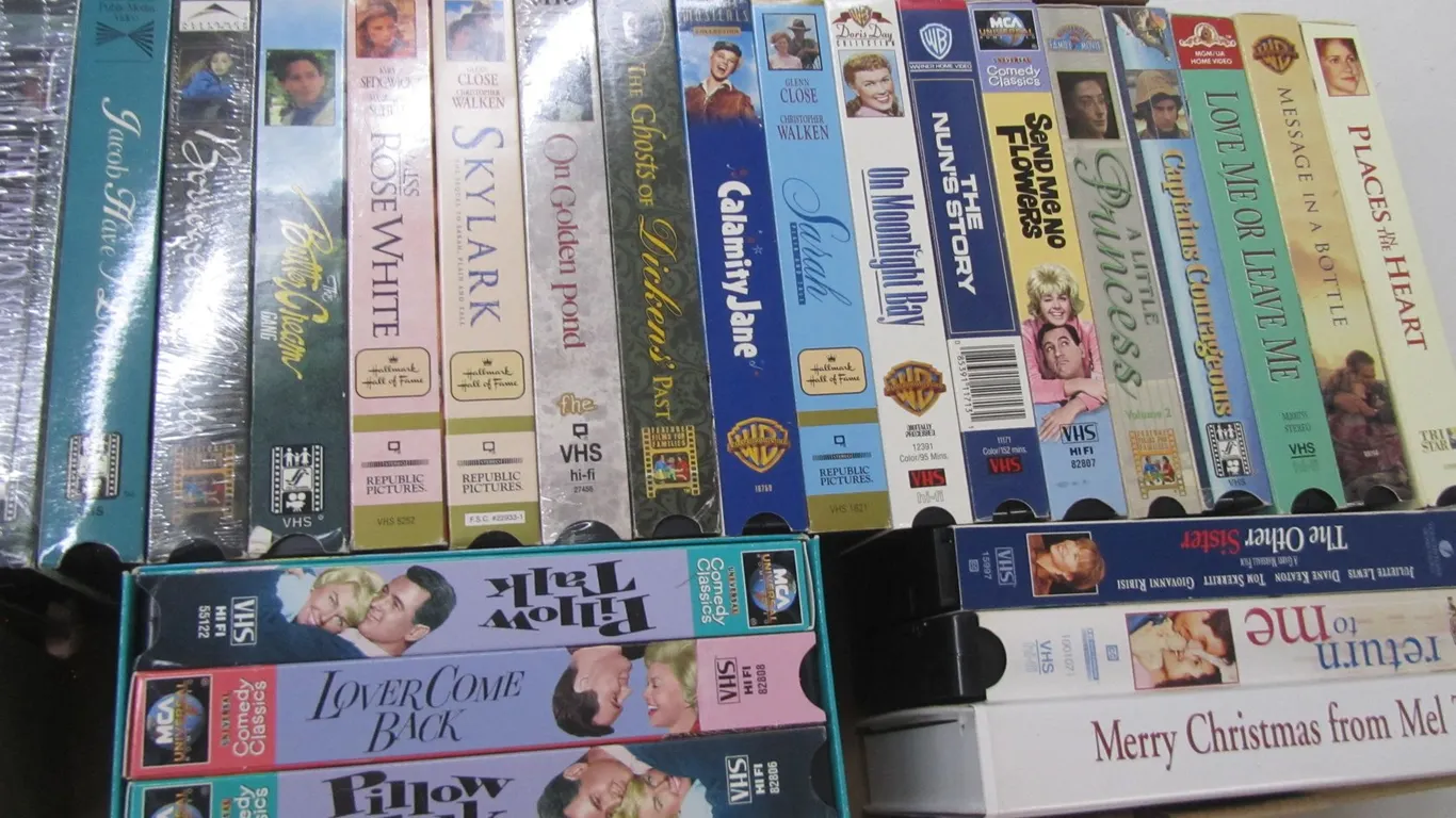 (24) Assorted VHS Movies
