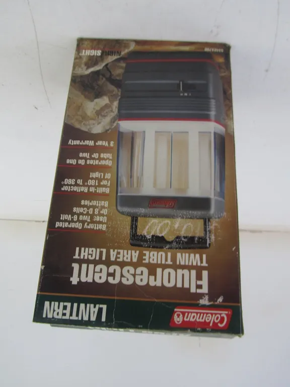 Coleman Fluorescent Twin Tube Area Light