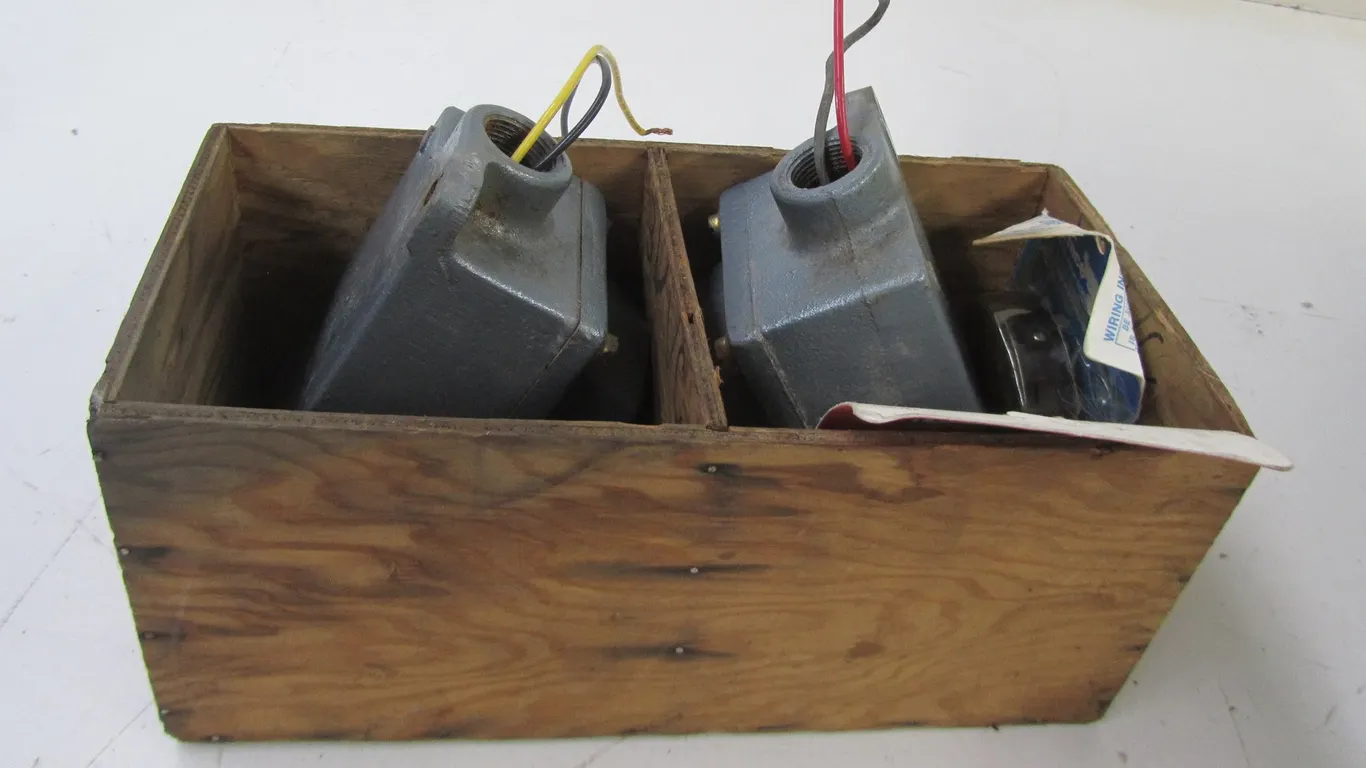 (2) Allen-Bradley Bulletin 600 Type 7-9 Switches