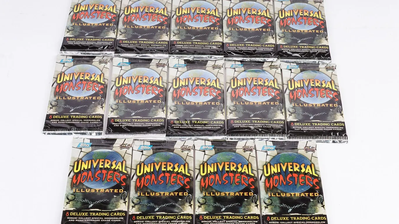 14 Topps Universal Monsters Illustrated Vintage Trading Card Packs