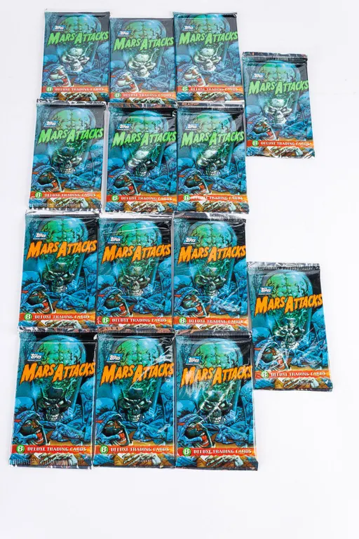 Vintage 1994 Topps Mars Attacks Deluxe Trading Card Foil Booster Packs